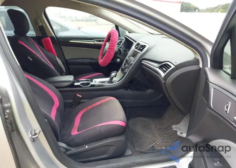 2013 Ford Fusion S z USA, uszkodzony, nr VIN 3FA6P0G71DR298241